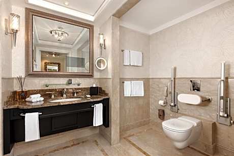 Superior King Accessible King Room