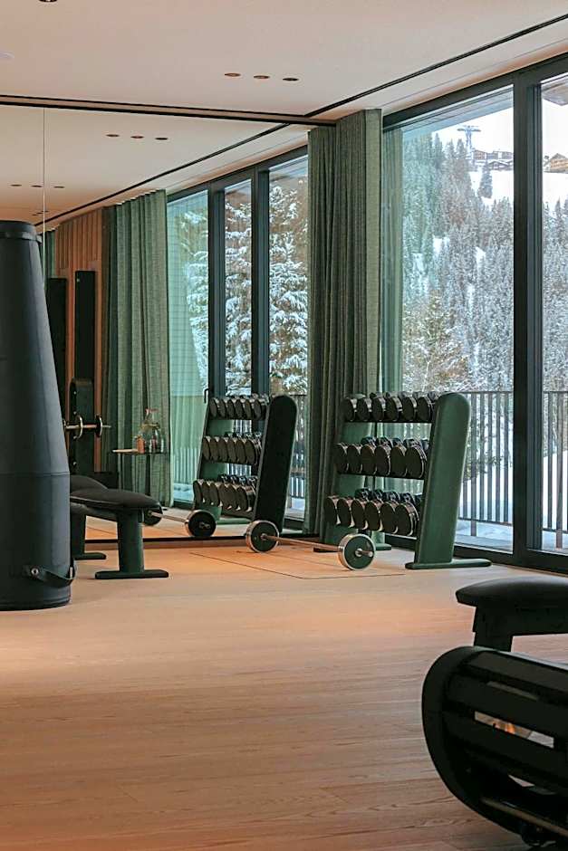 New Hotel Kristberg in Lech with SPA, outdoor pool and view