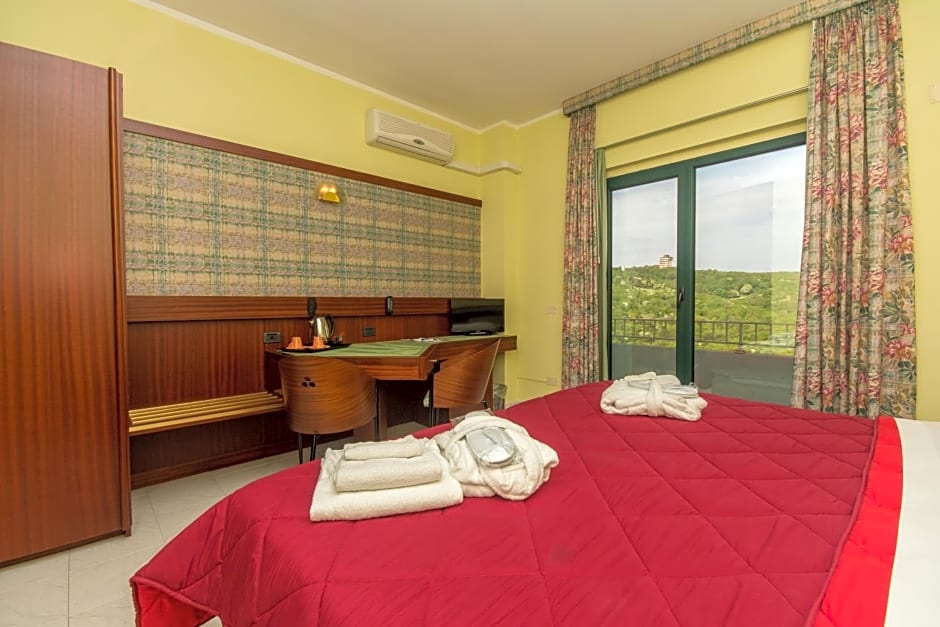New Petit Hotel