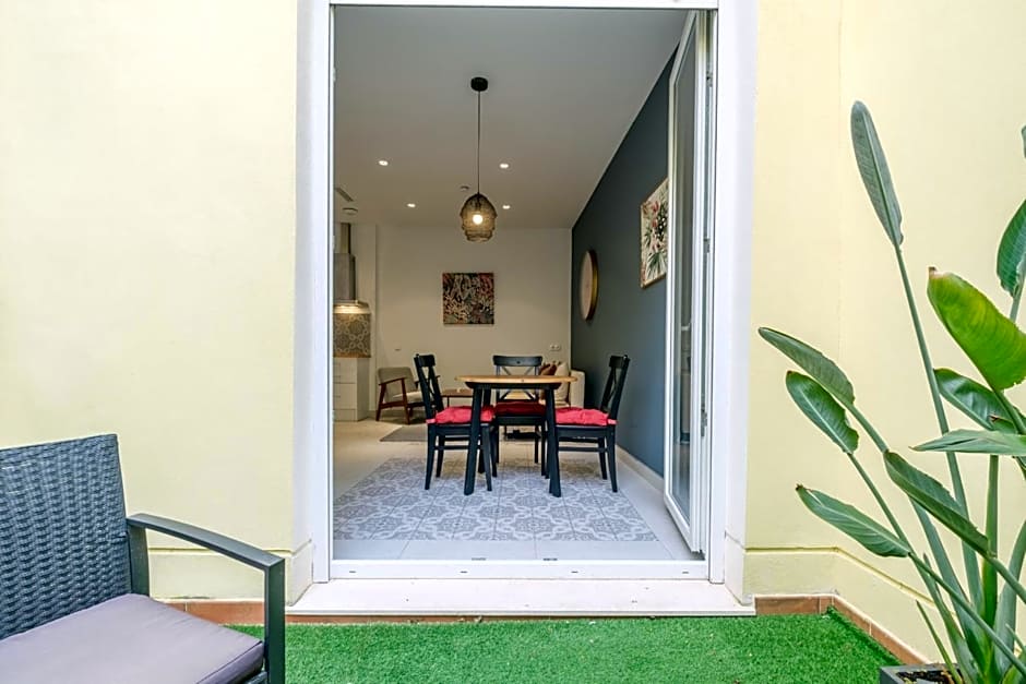 Chic & Comfortable Apartment, Private Terrace