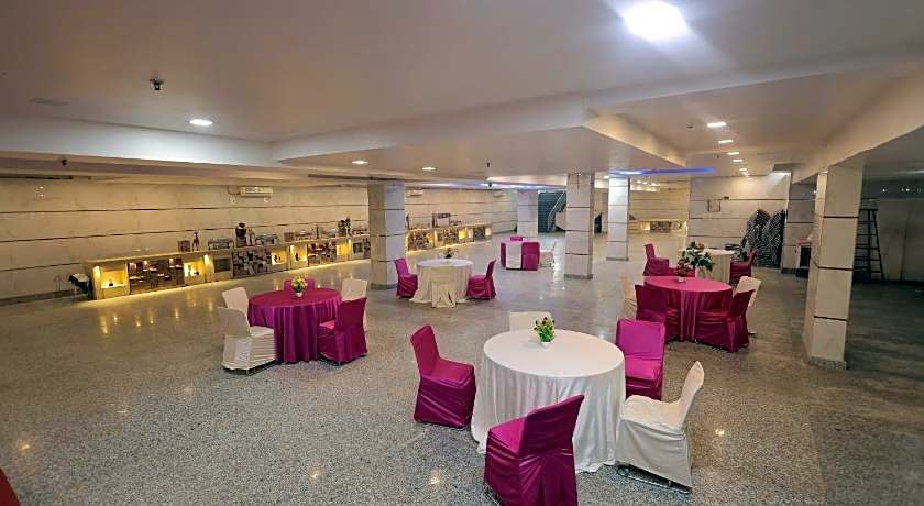 Hotel Krishnam Vrindavan – Near Banke Bihari Temple