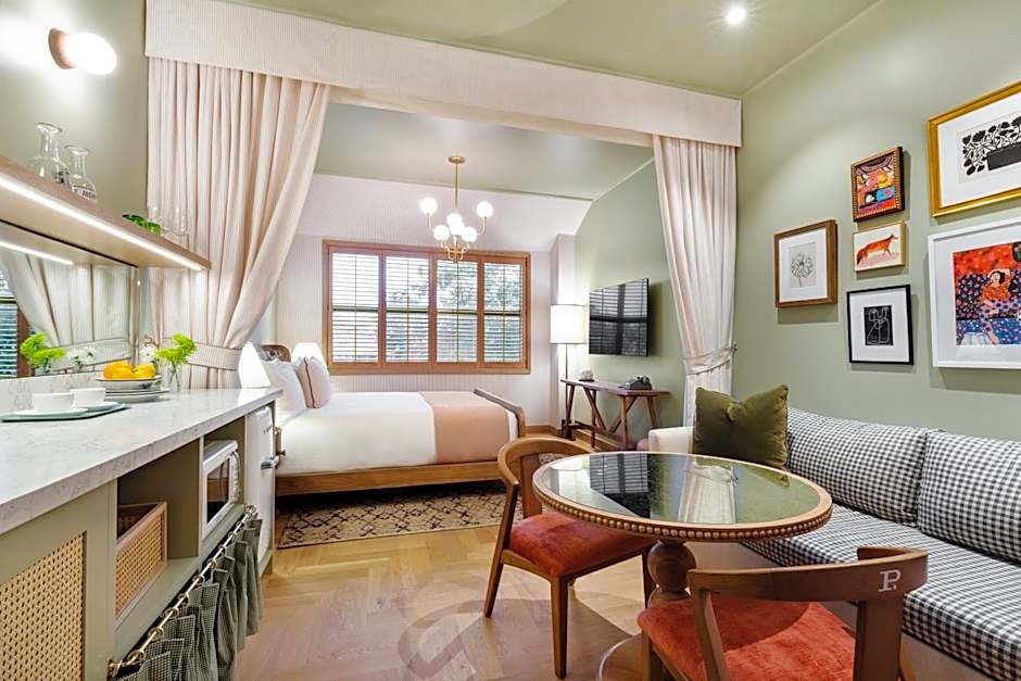 Palihouse Hyde Park Village