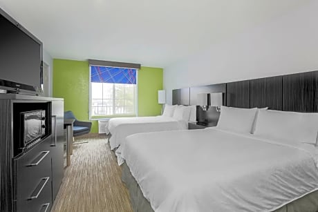 Suite with Two Double Beds and Mobility Accessible Tub - Non-Smoking