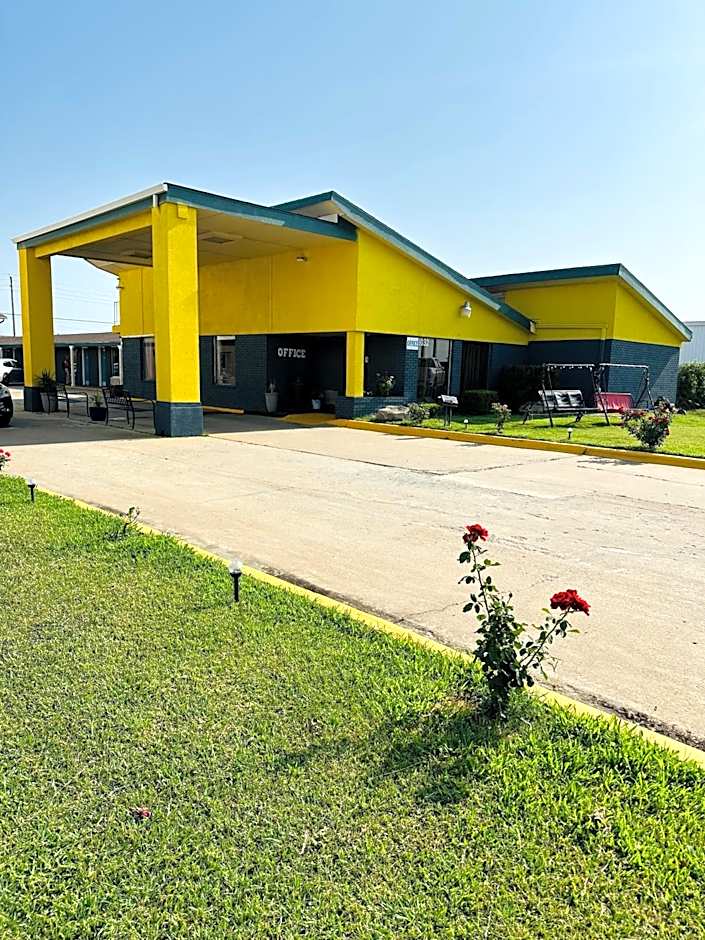 Travel Inn & Suites