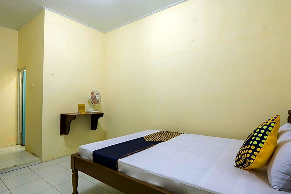 OYO 2371 Islami Family Residence