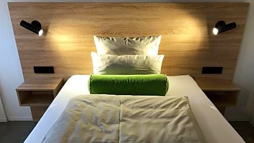 Photo 1 of 6 of Premium Single Room