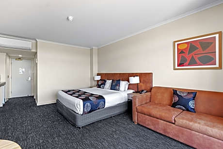 Superior King Room with Free Wifi and Parking