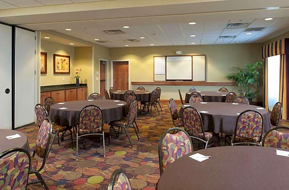 Hampton Inn By Hilton & Suites Moline-Quad City International Airport, Il