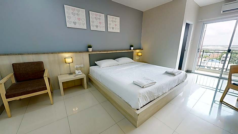 Central Place Angsila