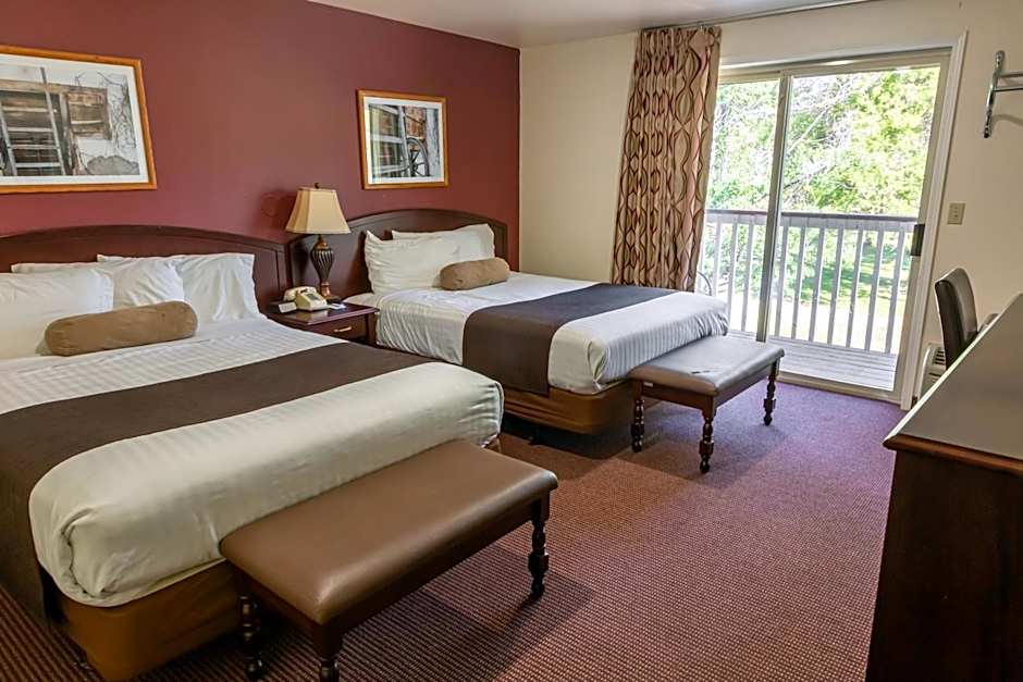 Photo 1 of 5 of Deluxe 2 Queen Beds