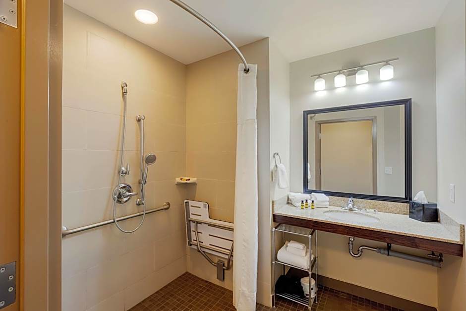 Best Western Plus Walkerton East Ridge Hotel