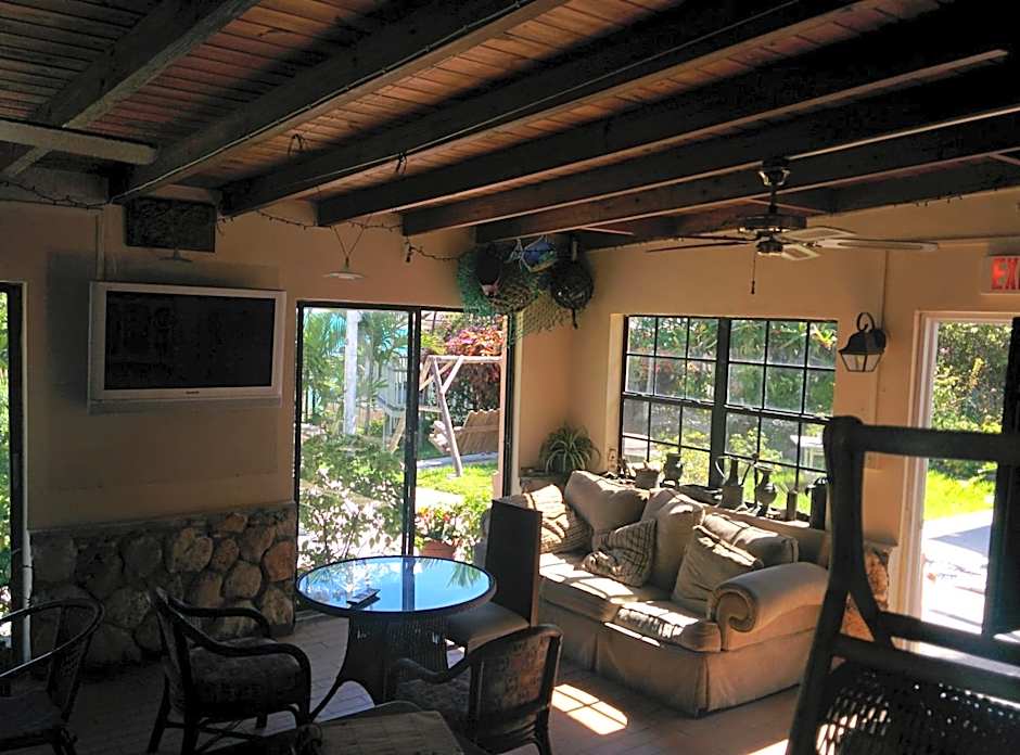 Orange Hill Beach Inn