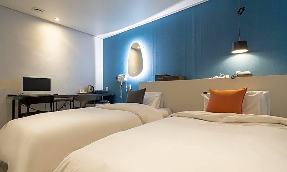 Uiwang Hotel Nine