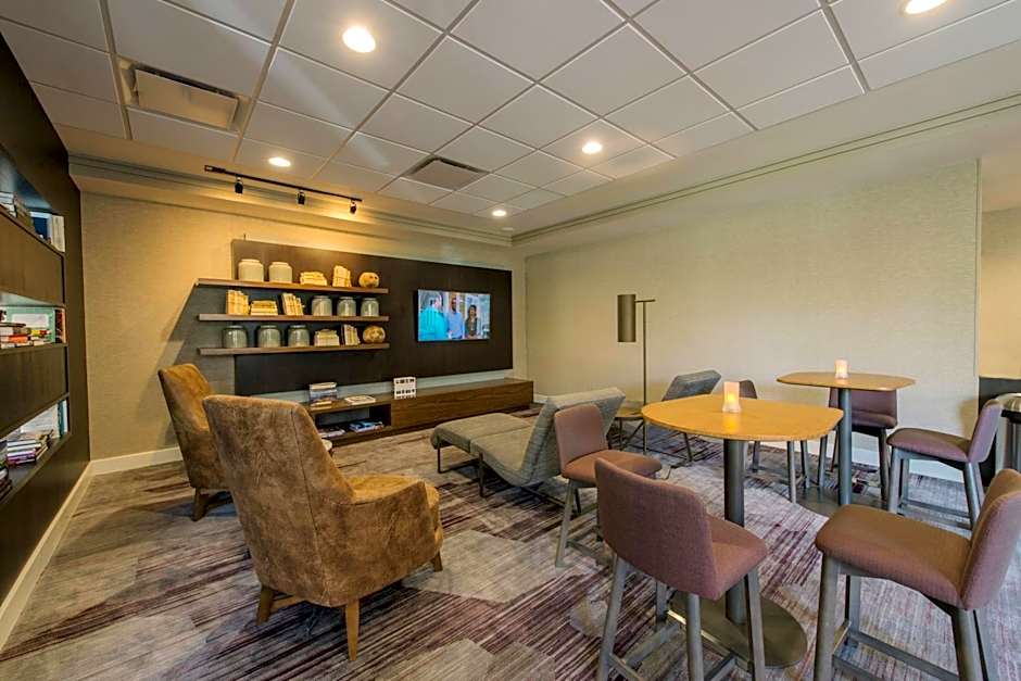 Courtyard by Marriott Nashua