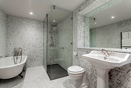 The House Premium Suite