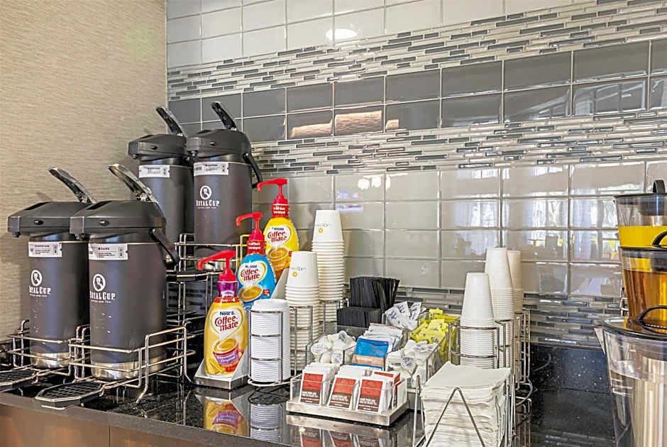 La Quinta Inn & Suites by Wyndham Austin Airport