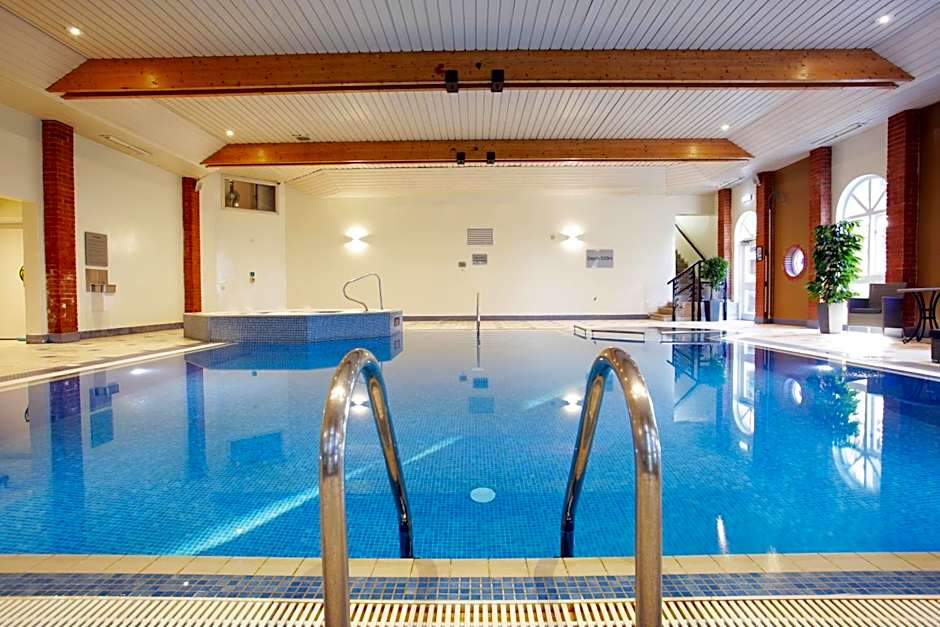 Hogs Back Hotel & Spa