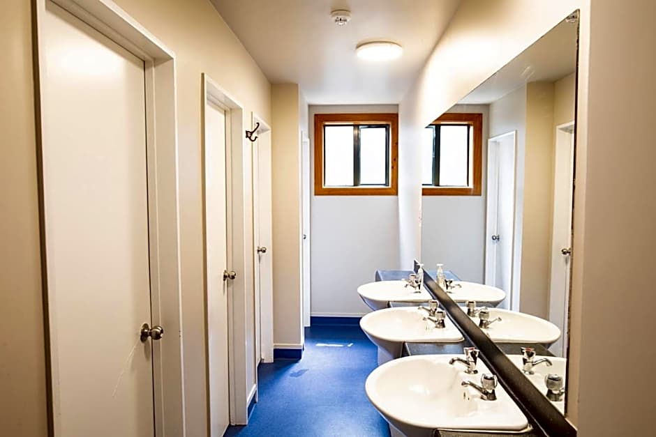 Dusky Lodge & Backpackers