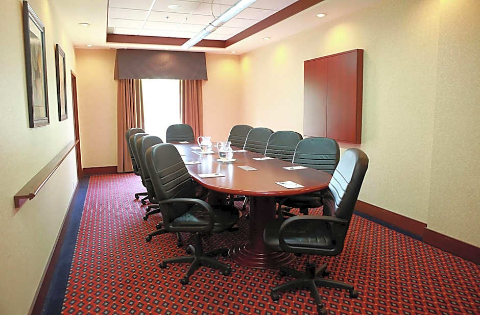 Hampton Inn By Hilton & Suites Laval Quebec Canada