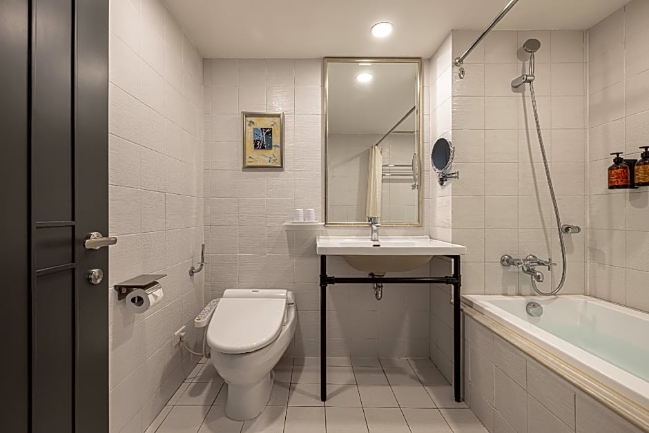 Lakeshore Hotel Metropolis