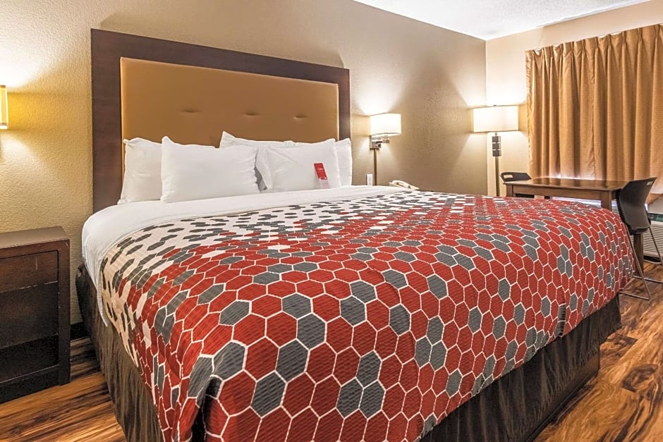 Econo Lodge Hillsboro I-35