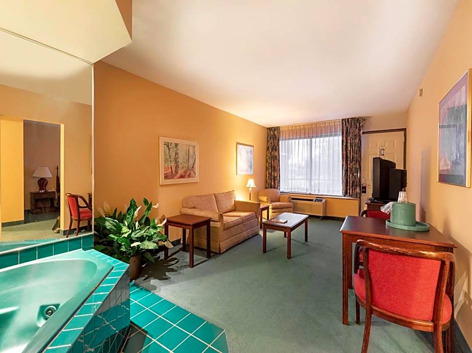 Photo 1 of 8 of Suite, Hot Tub