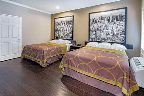 Queen Room with Two Queen Beds - Non-Smoking