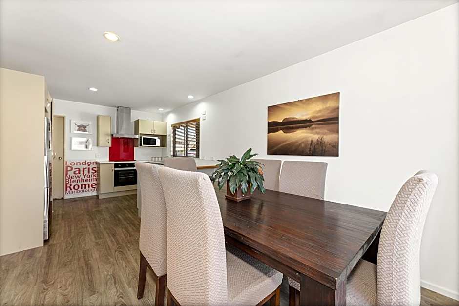 Blenheim Palms Motel