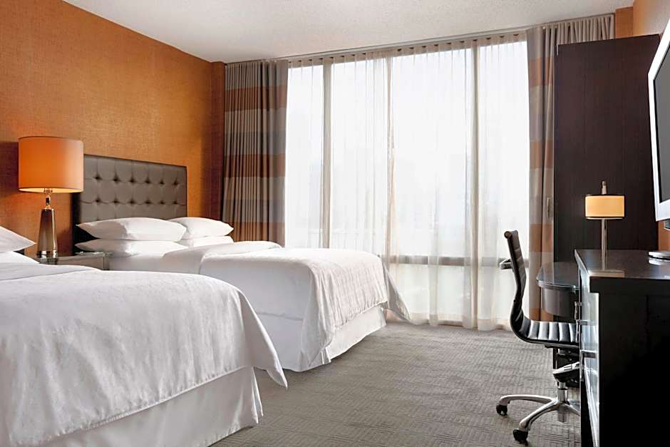Sheraton Charlotte Hotel