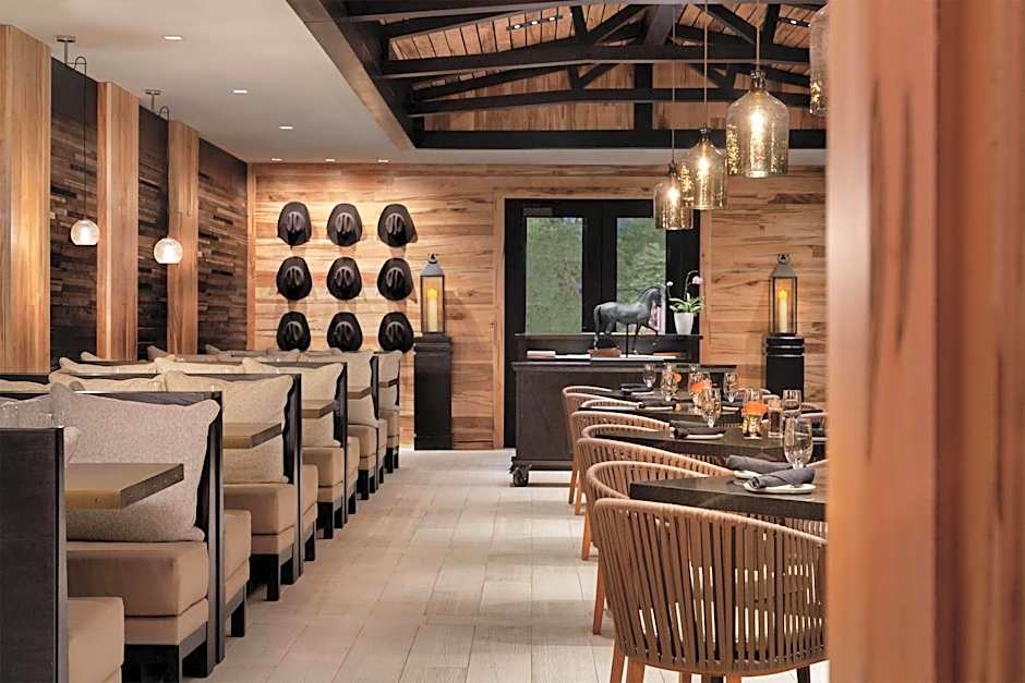Hoodoo Moab, Curio Collection By Hilton