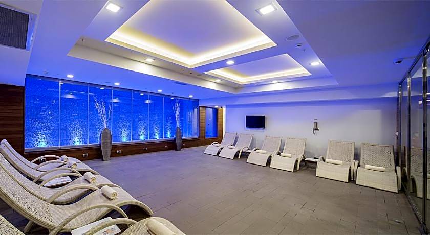 DoubleTree By Hilton Kusadasi