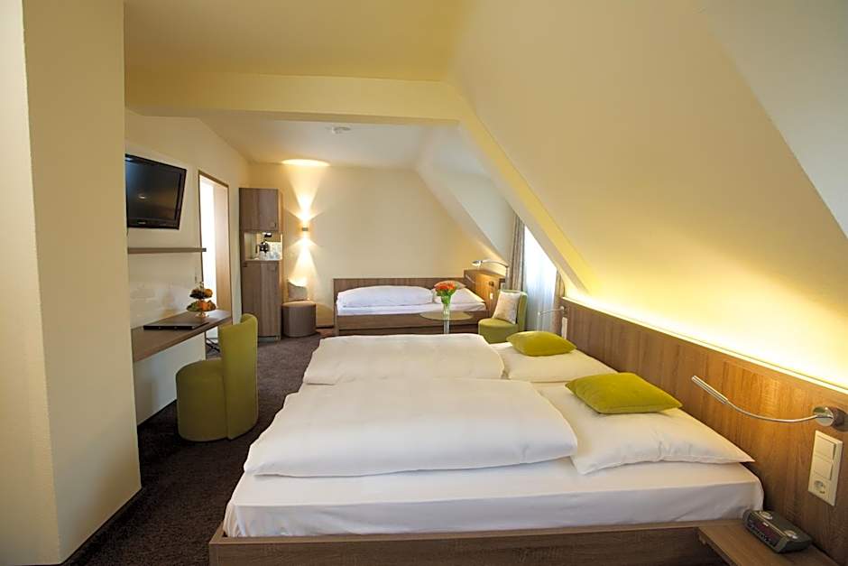 Photo 1 of 6 of Triple Room
