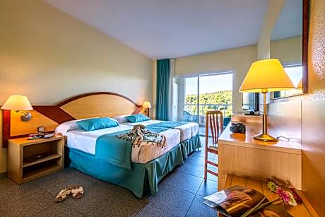 Triple Room (2 Adults + 1 Child)