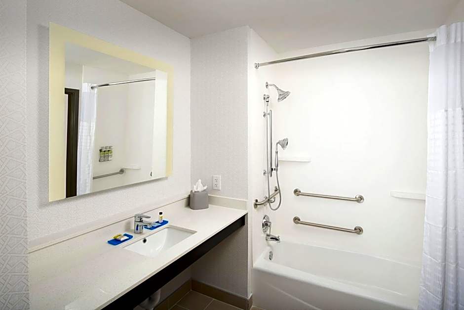 Holiday Inn Express & Suites Kingsland I-95-Naval Base Area By IHG