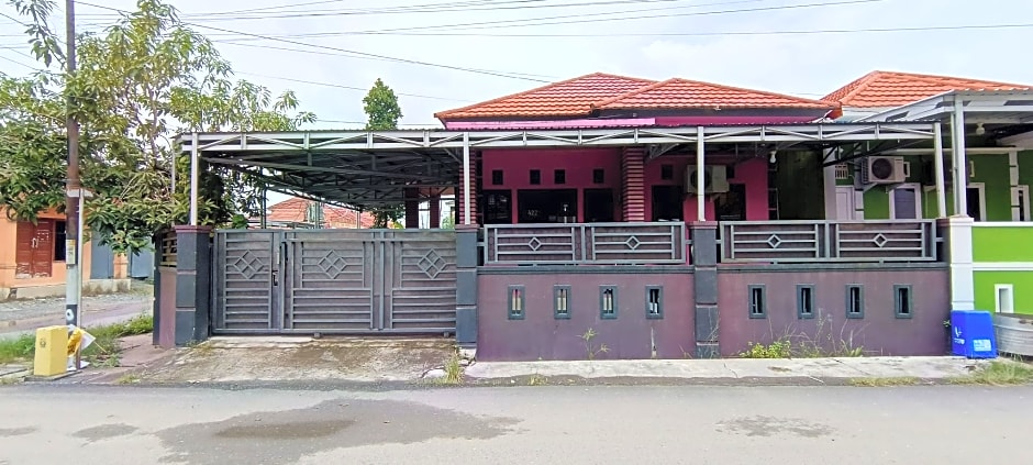 SPOT ON 92466 Adam Kost Syariah