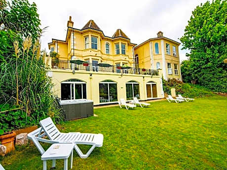 Crofton House Hotel