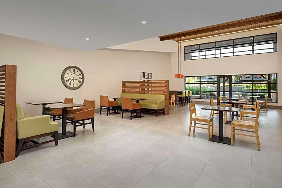 Country Inn & Suites by Radisson, Seattle-Tacoma International Airport, WA