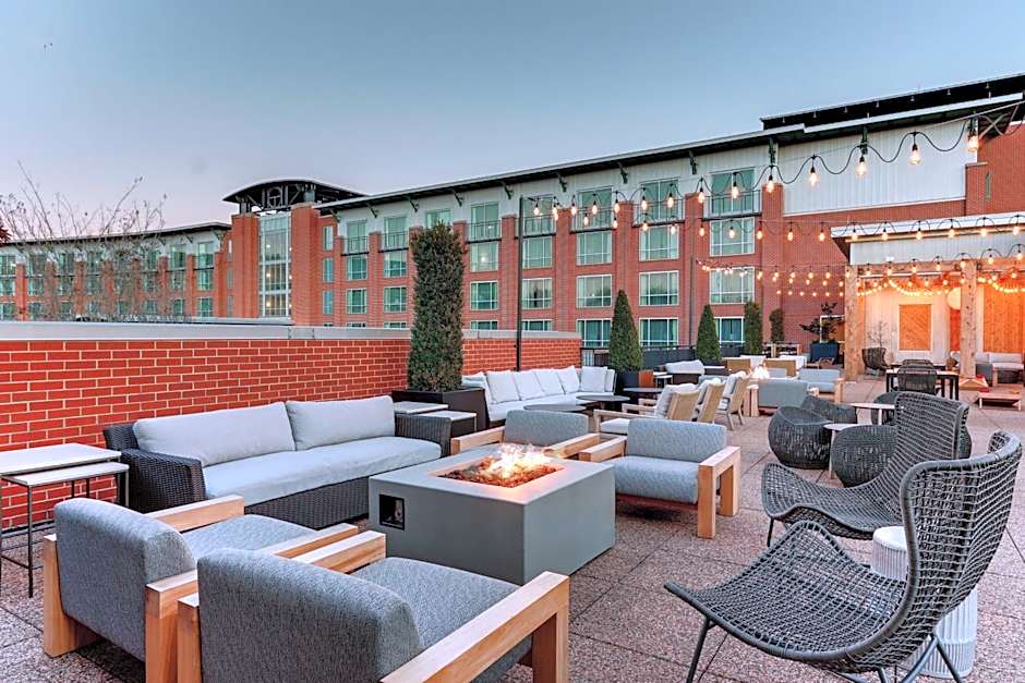 The Chattanoogan Hotel, Curio Collection By Hilton