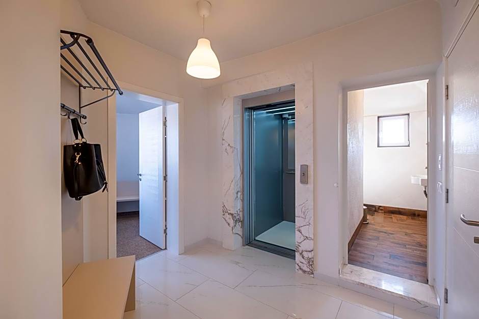 Blue Label Apart House