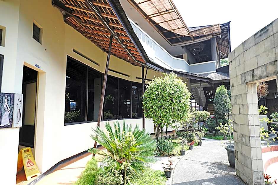 Saung Balibu Hotel