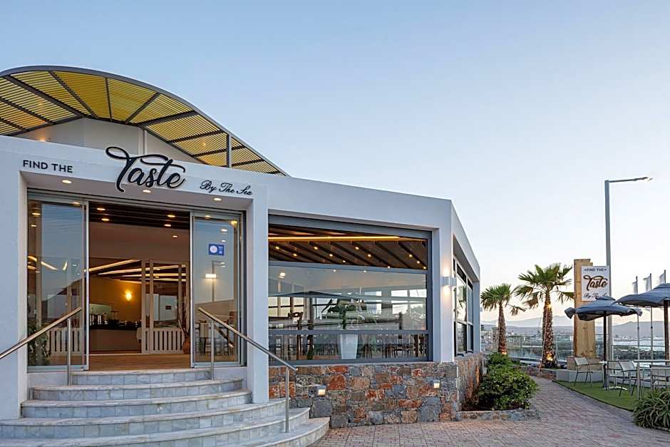 Golden Bay Boutique Hotel & Bungalows