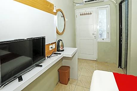 OYO 91944 Atiq Homestay Syariah