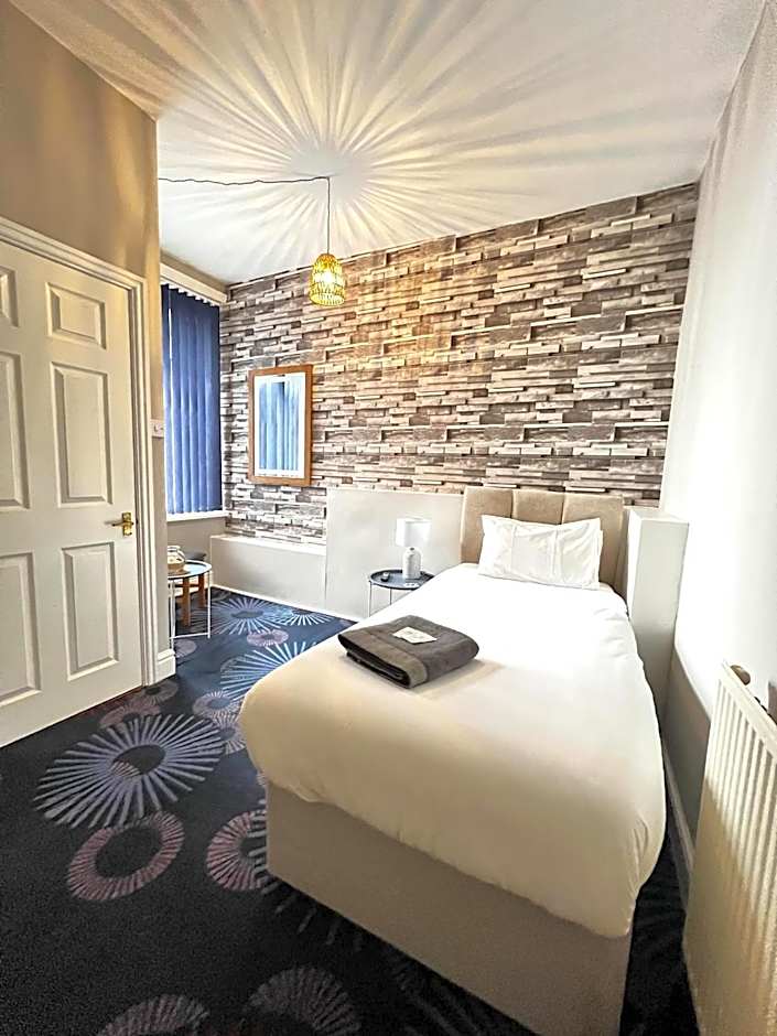 Central Cove Guesthouse