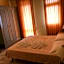 Hotel AMALFI & Restaurant Karaoke Bar