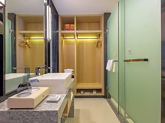 Shuyue Hotel (Ningbo Yushe Airport College of Finance and Economics)
