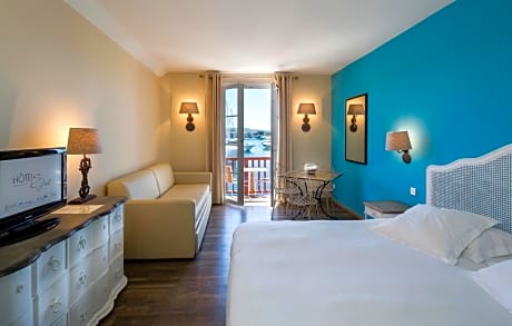 Prestige Room with Balcony and Marina View