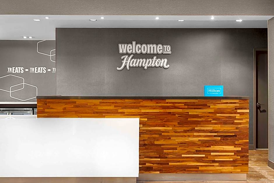Hampton Inn & Suites Orangeville, ON