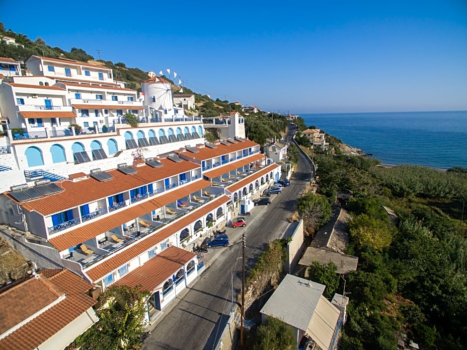 Kerame Hotel & Studios