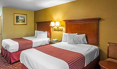 2 Double Beds Smoking
