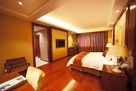 Deluxe King Suite - Smoking